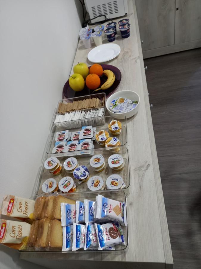 B&B Km 198 - Letto E Colazione Sorbara Bagian luar foto