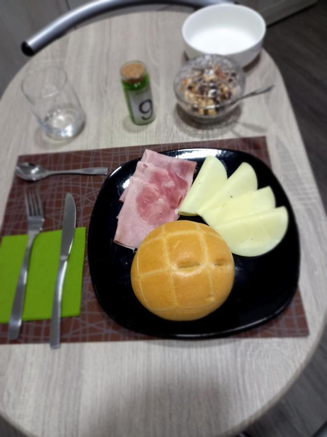 B&B Km 198 - Letto E Colazione Sorbara Bagian luar foto