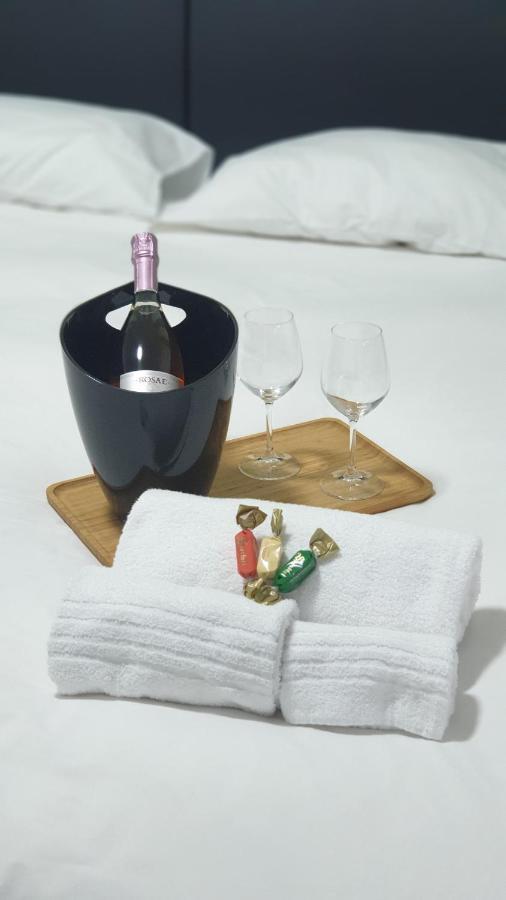 B&B Km 198 - Letto E Colazione Sorbara Bagian luar foto