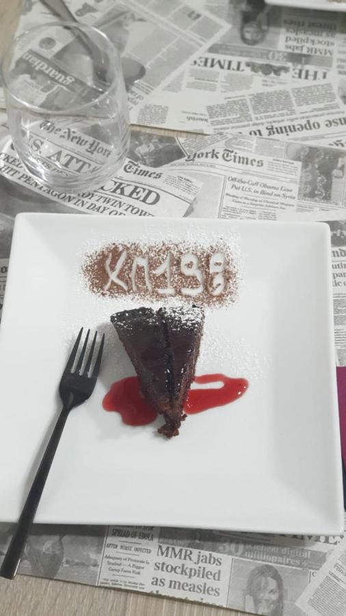 B&B Km 198 - Letto E Colazione Sorbara Bagian luar foto