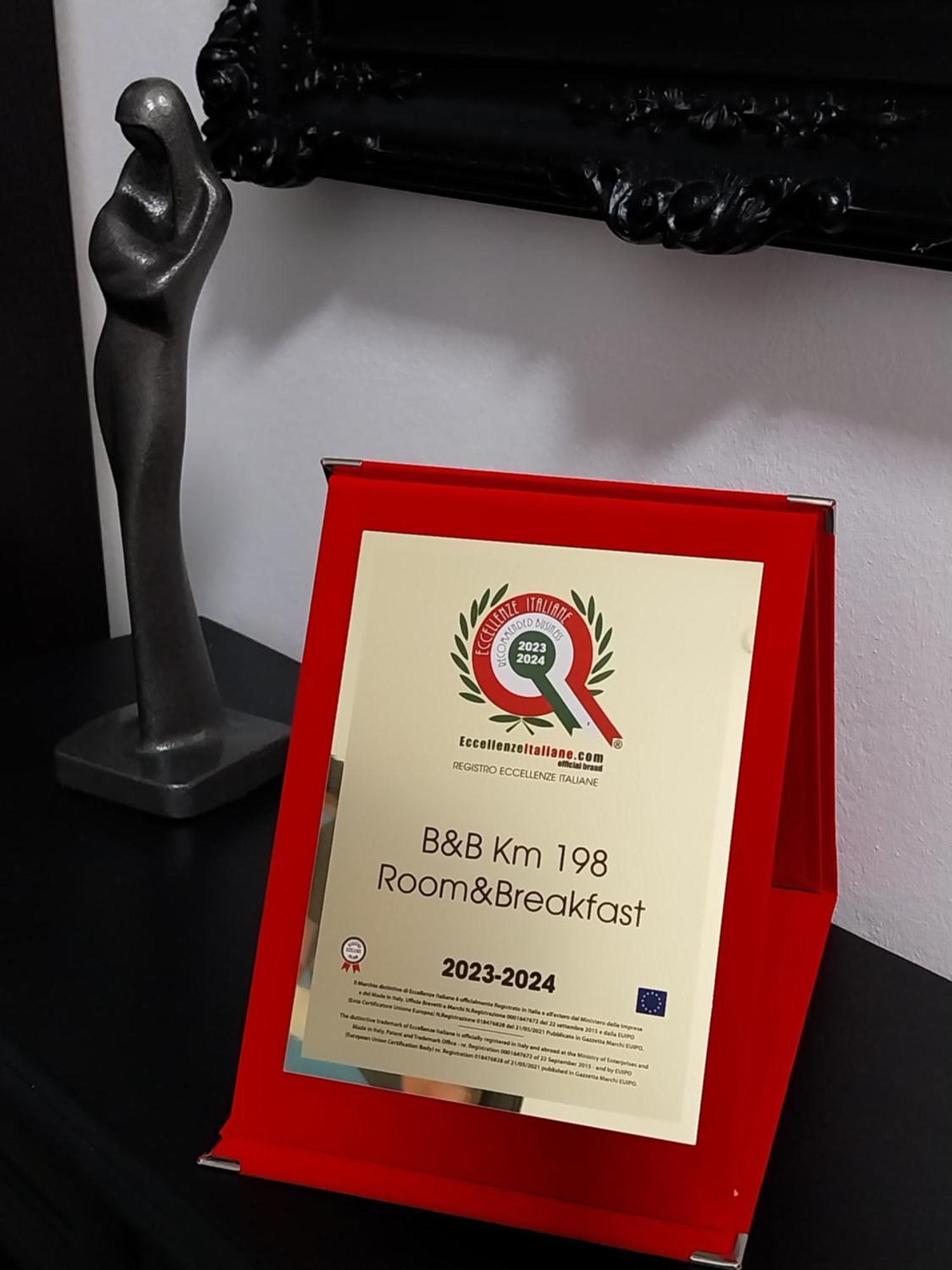 B&B Km 198 - Letto E Colazione Sorbara Bagian luar foto