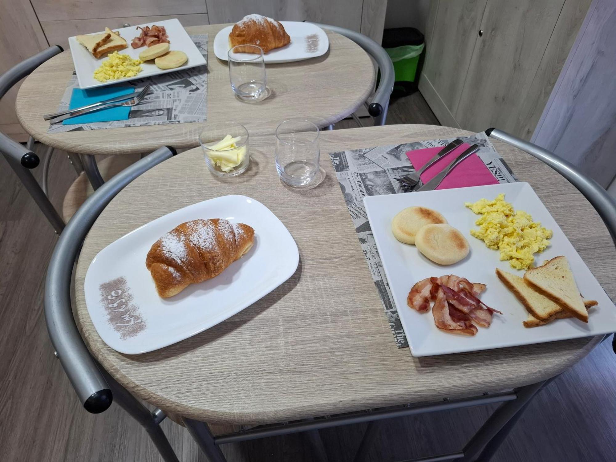 B&B Km 198 - Letto E Colazione Sorbara Bagian luar foto